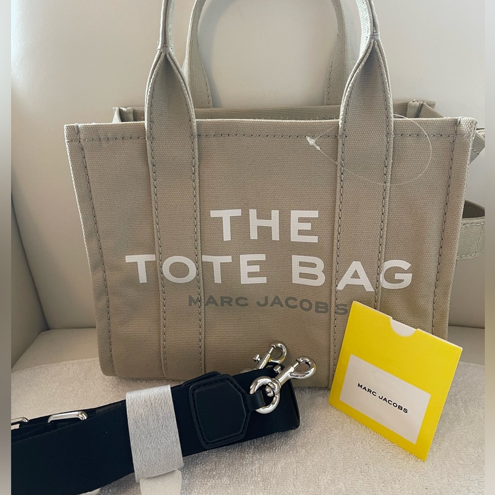 NEW Marc Jacobs Canvas Small Tote Bag - Picture 2 of 12